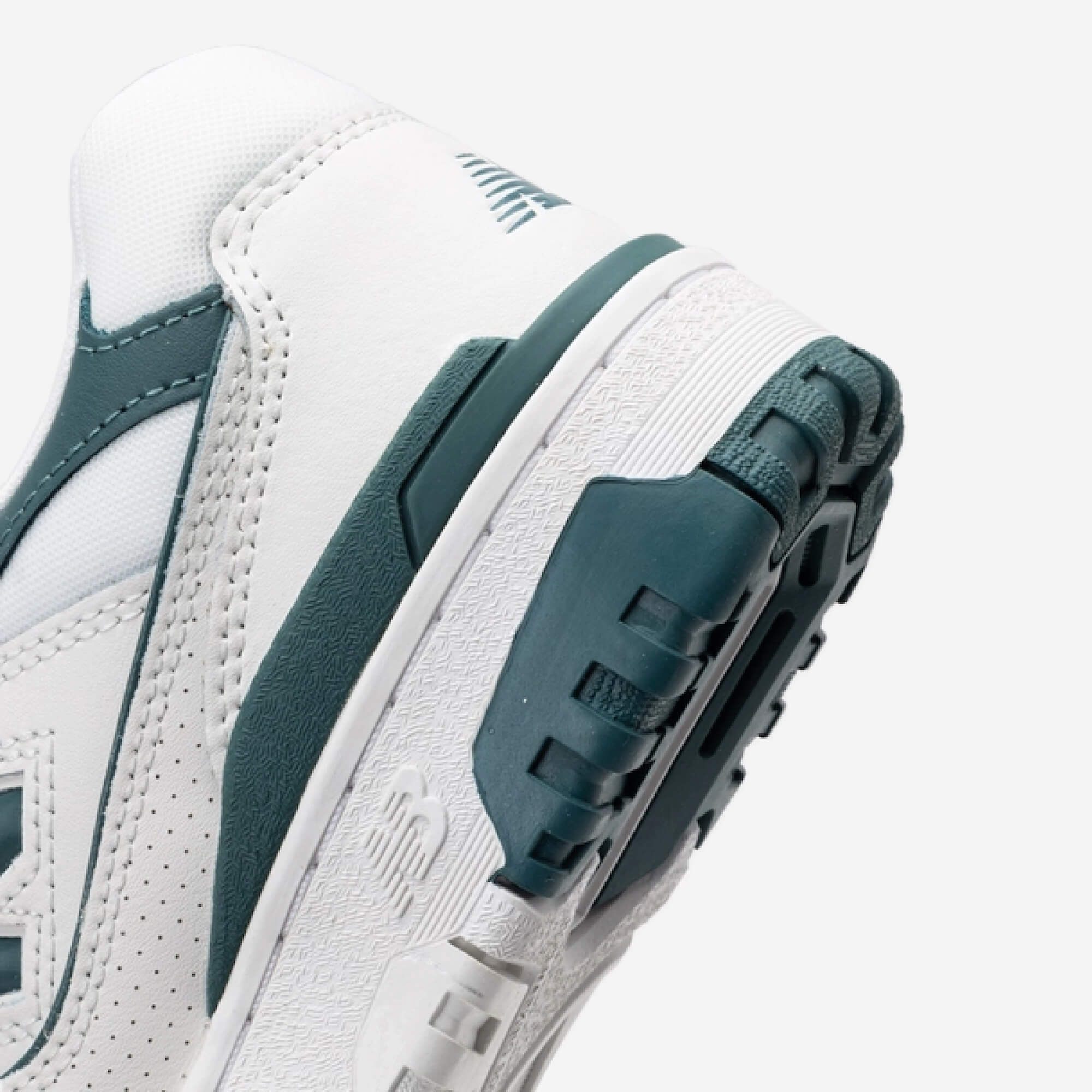 New Balance 550 ‘Reflection New Spruce’