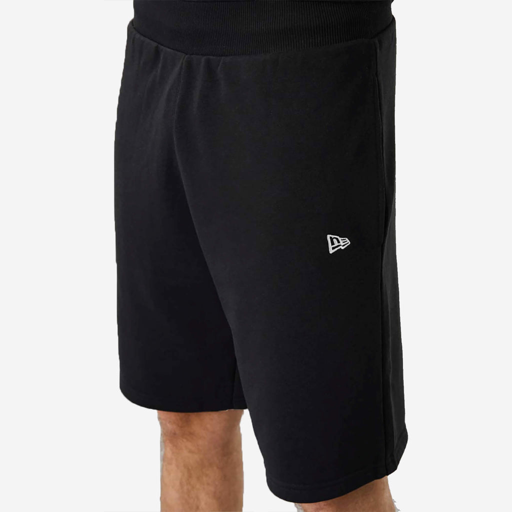 New Era Essential Shorts – Preto