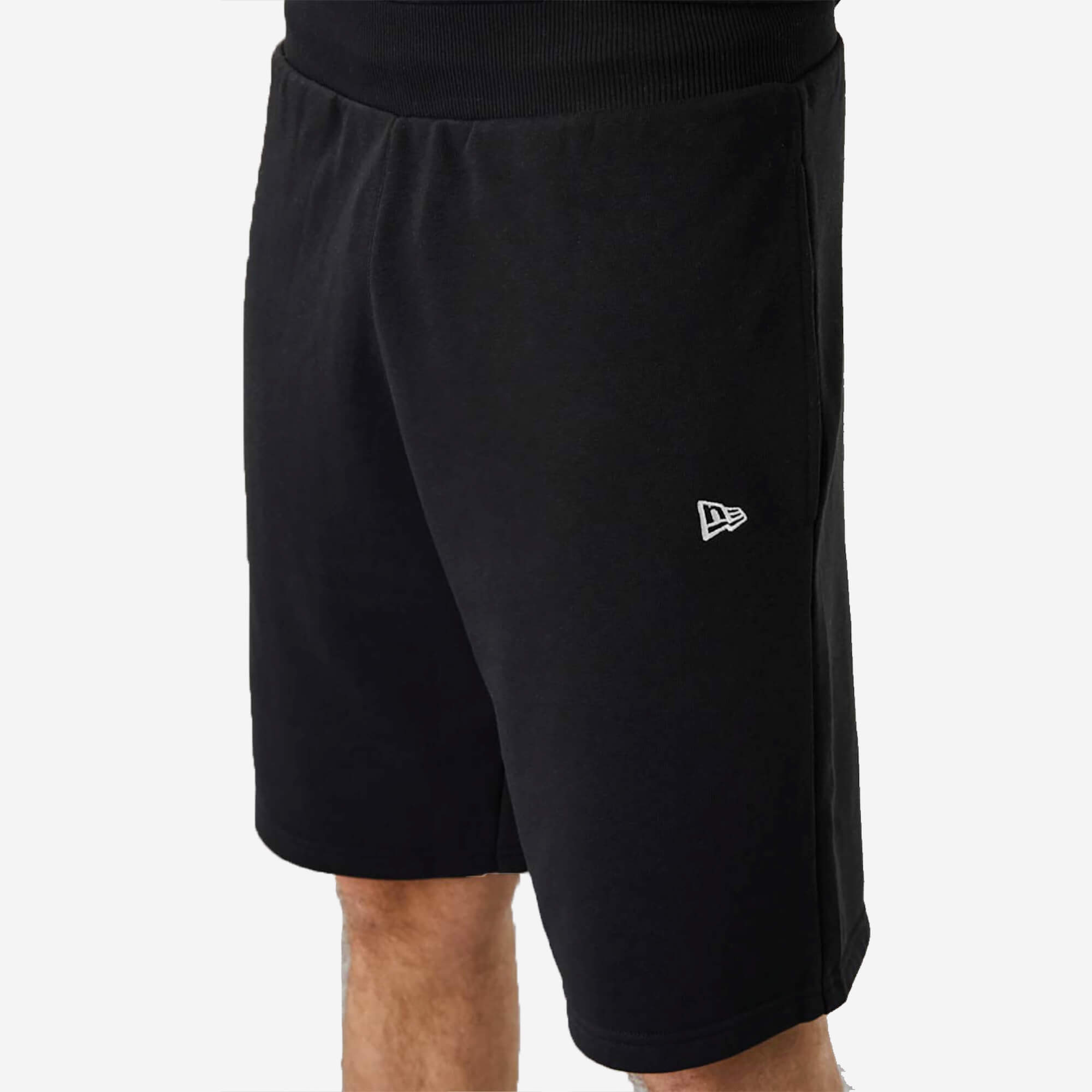 New Era Essential Shorts – Preto