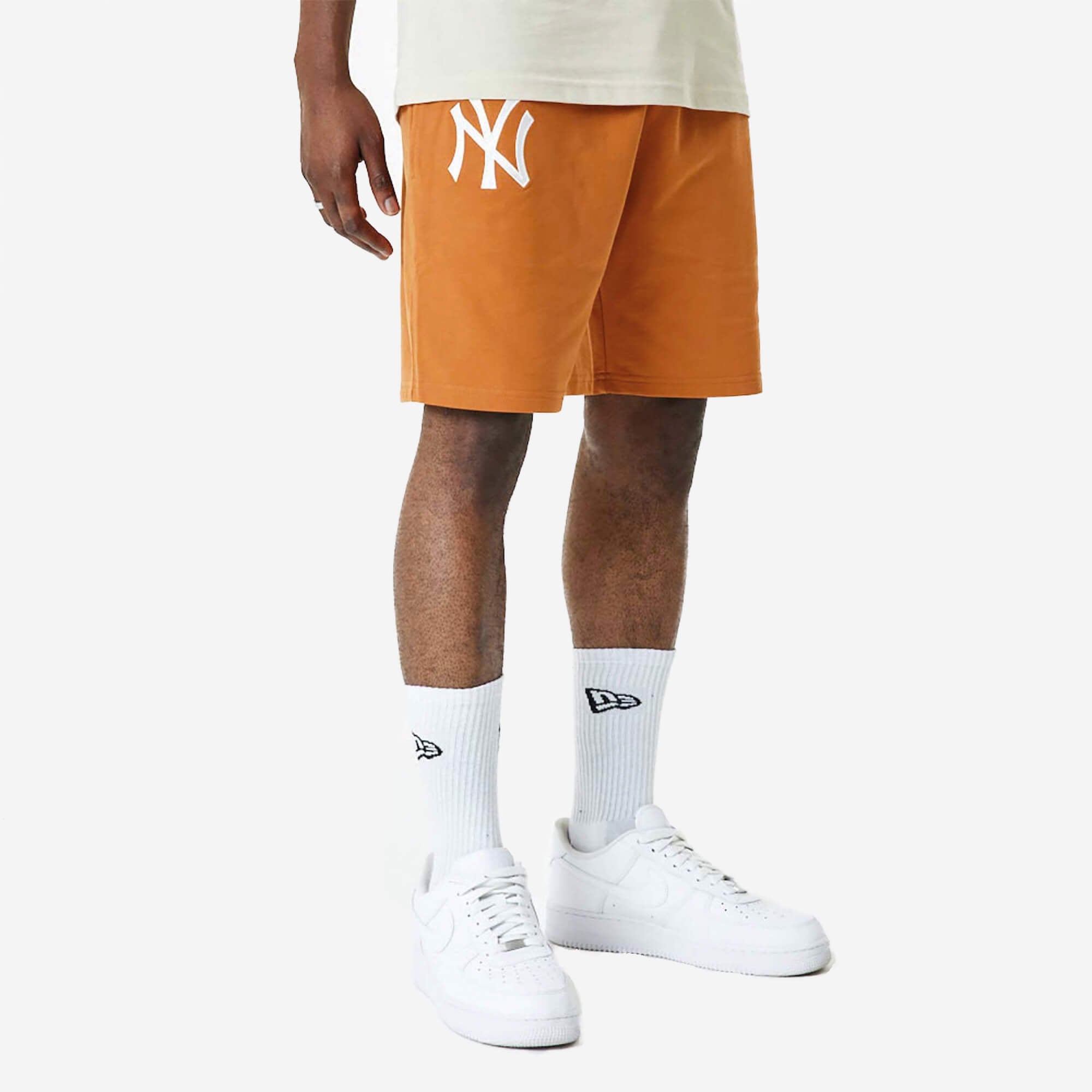 New Era Essentials NY Yankees Shorts – Laranja