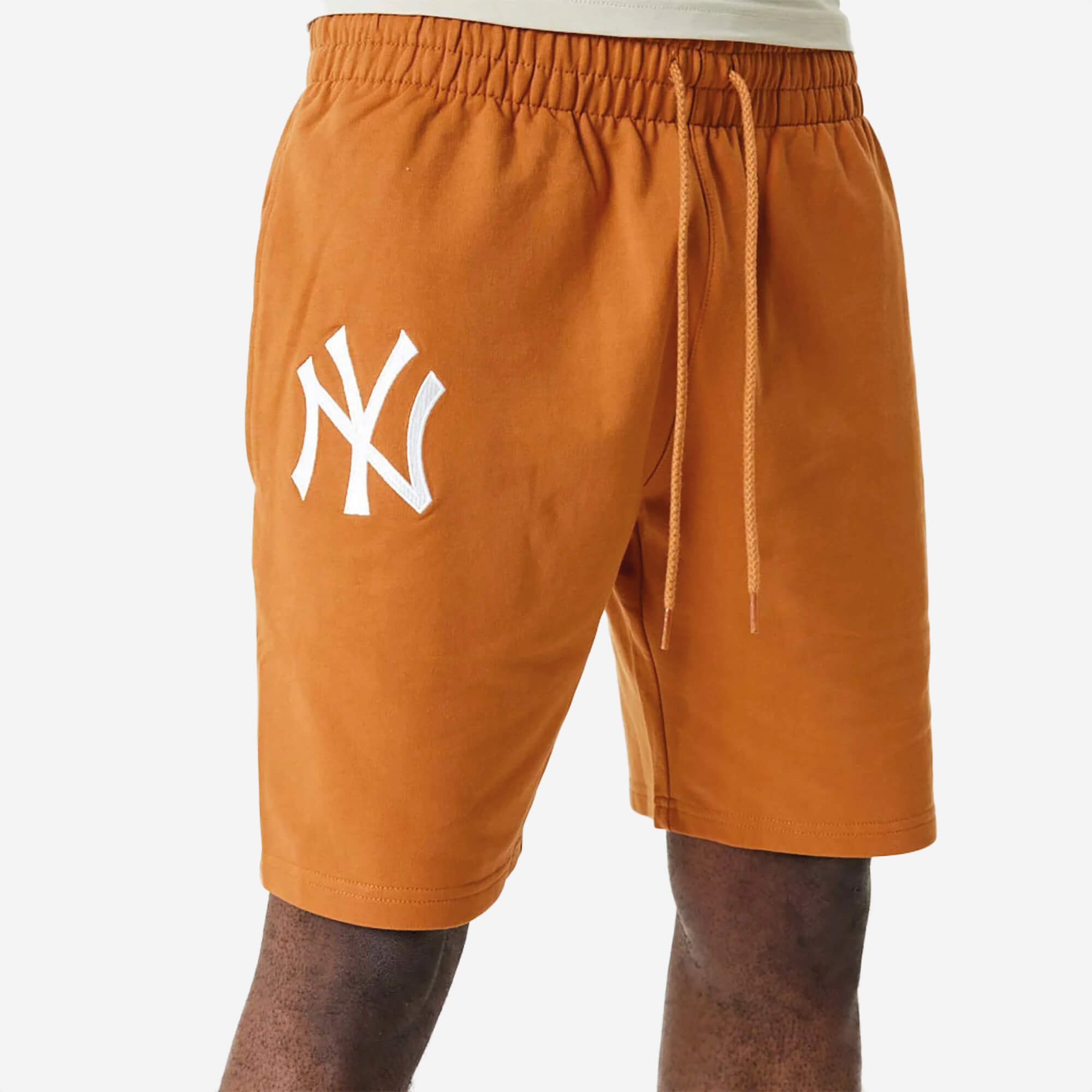 New Era Essentials NY Yankees Shorts – Laranja